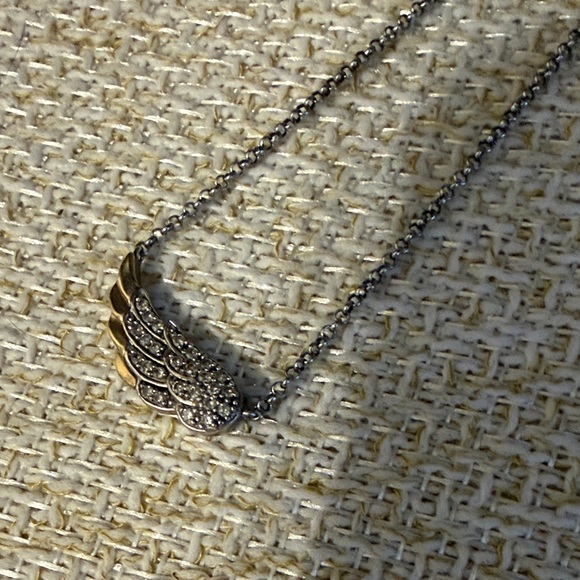 Angel wing 🪽 Necklace - Picture 3 of 4